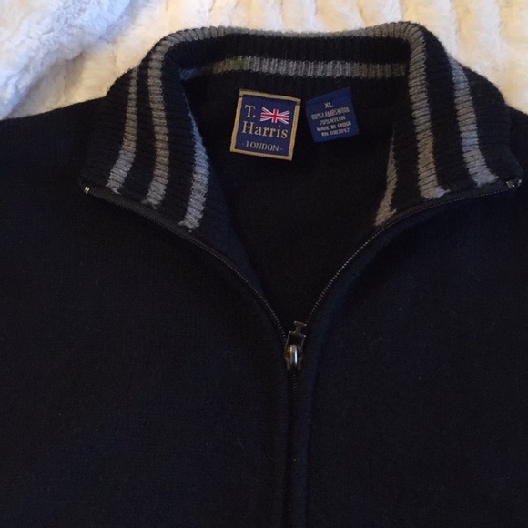 T. Harris London Vest Sweater. - Picture 4 of 4